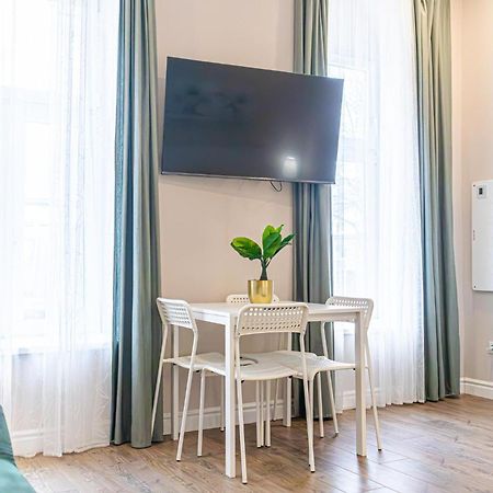 Stylish Studio Apartment Wiener Stadthalle エクステリア 写真