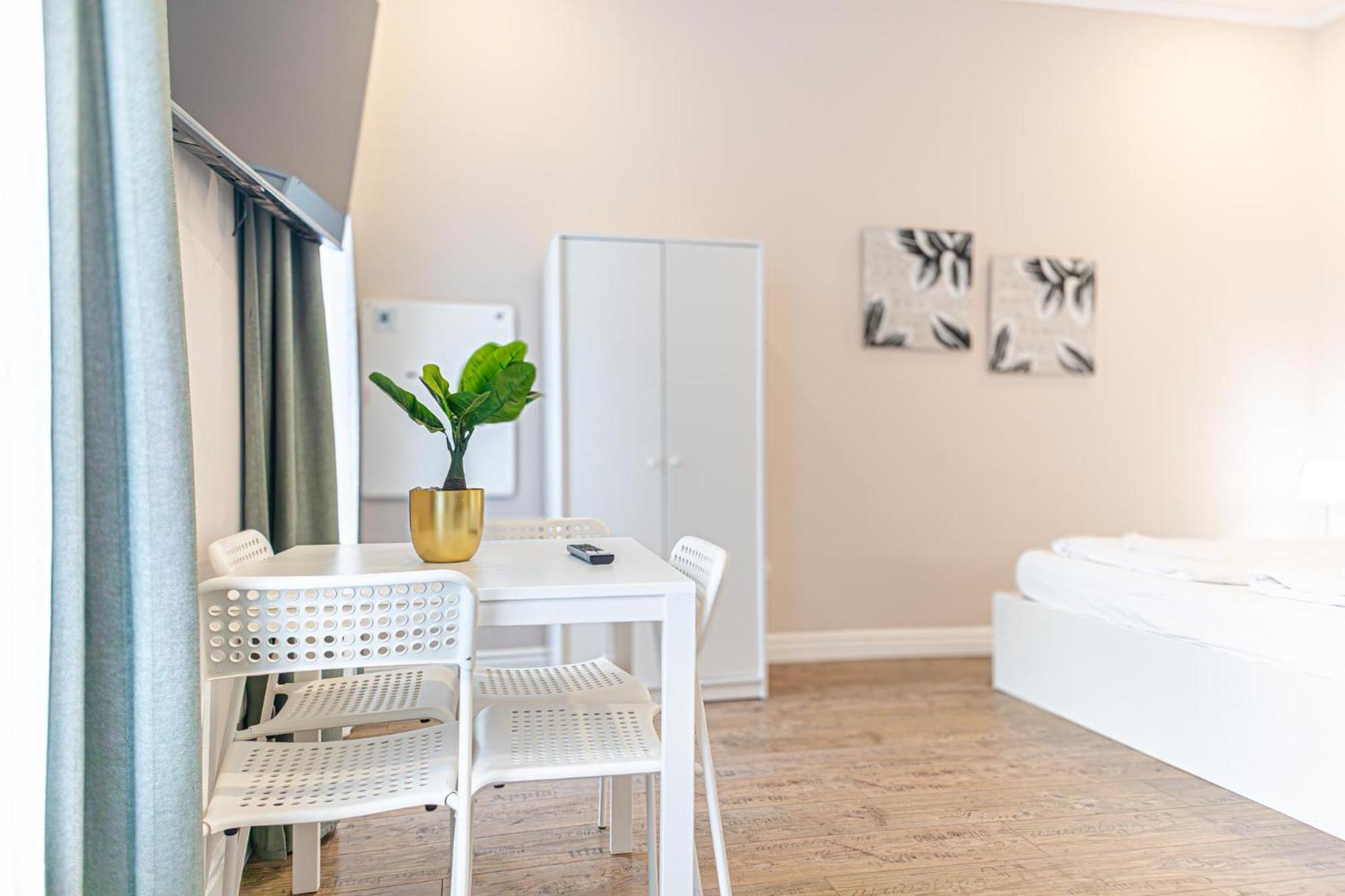 Stylish Studio Apartment Wiener Stadthalle エクステリア 写真