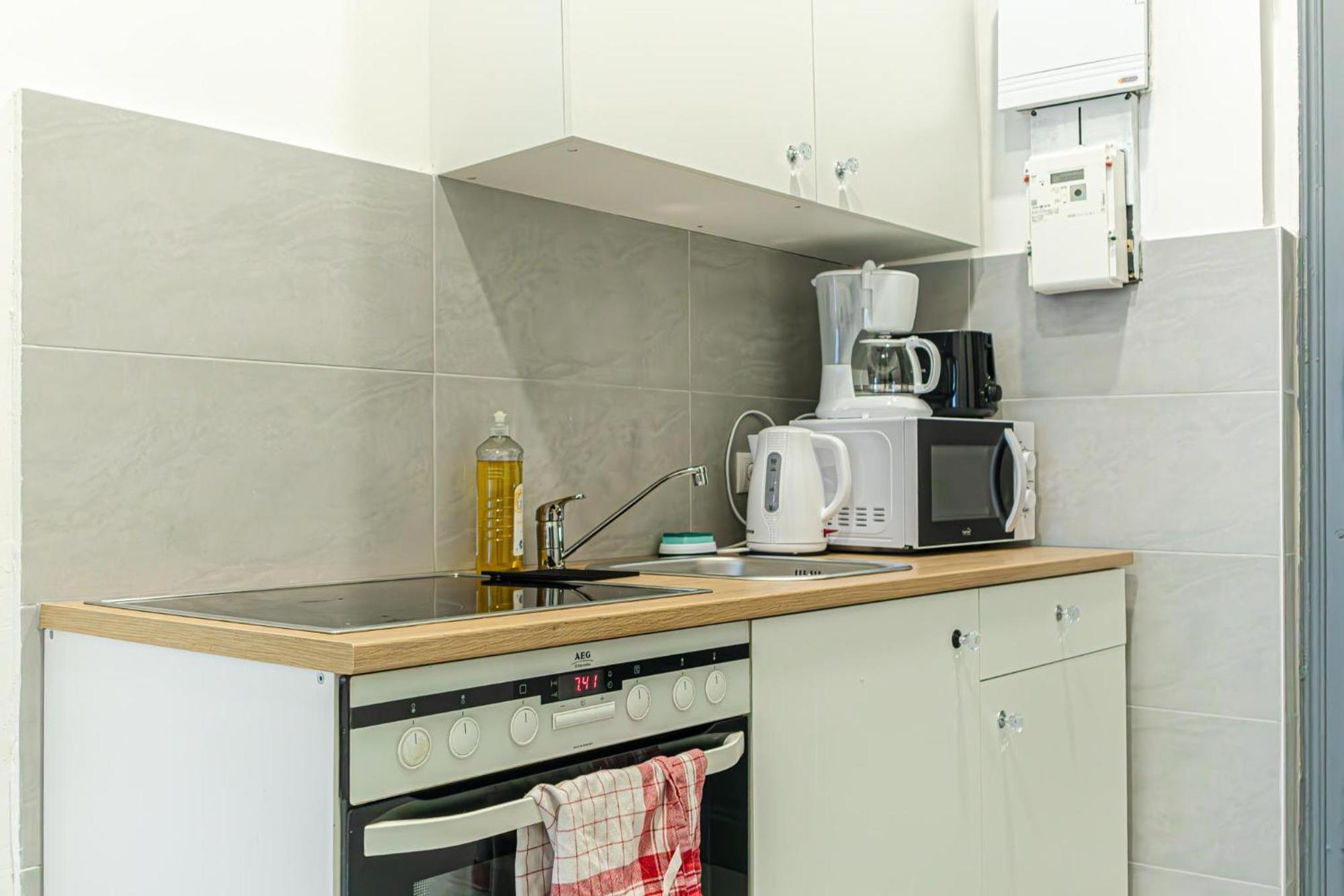 Stylish Studio Apartment Wiener Stadthalle エクステリア 写真