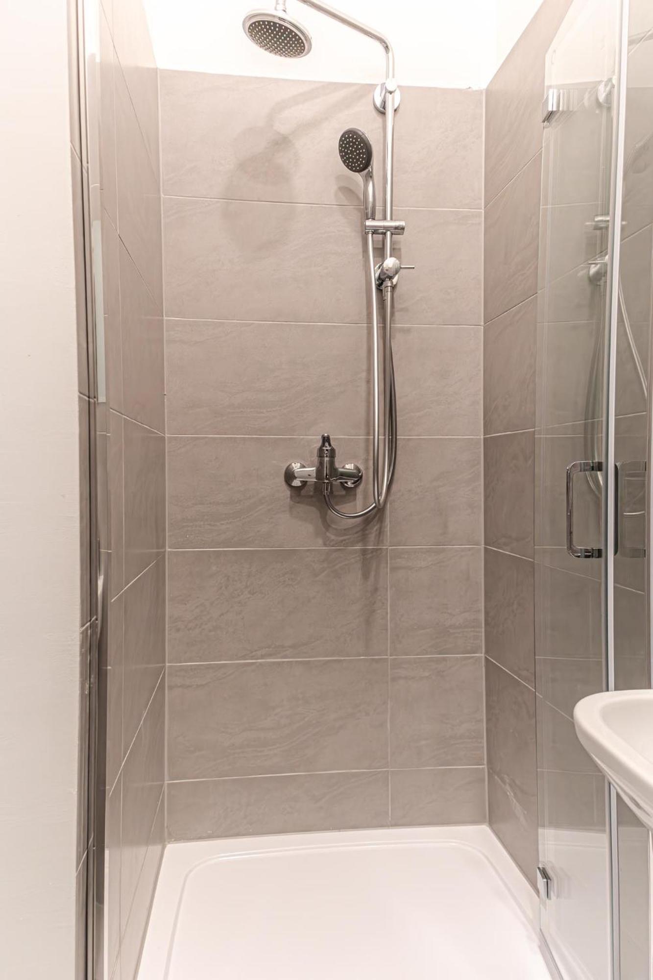 Stylish Studio Apartment Wiener Stadthalle エクステリア 写真
